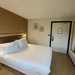 فندق Brit Confort Centre 3*