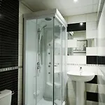 Brit Confort Centre فندق 3*