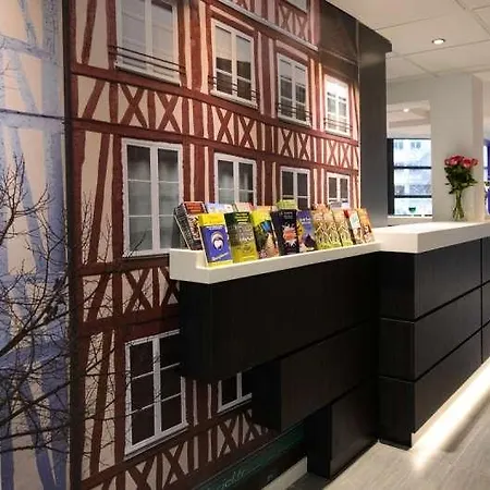 Готель Brit Confort Centre