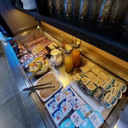 Brit Confort Centre Готель Руан