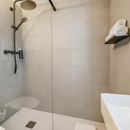 Hotell Brit Confort Centre