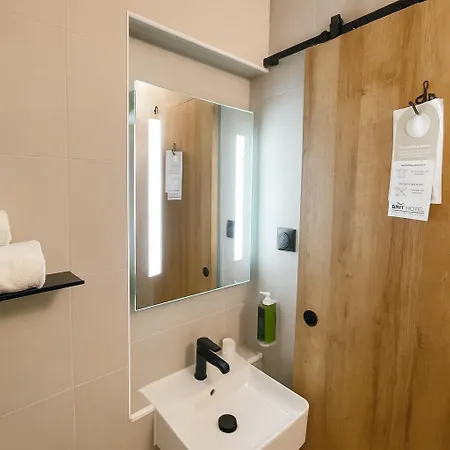 Brit Confort Centre Hotell 3*