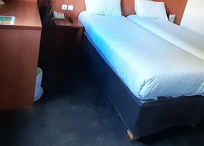 Hotel Brit Confort Centre 3*