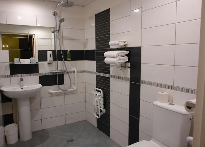 Brit Confort Centre Hotel 3*