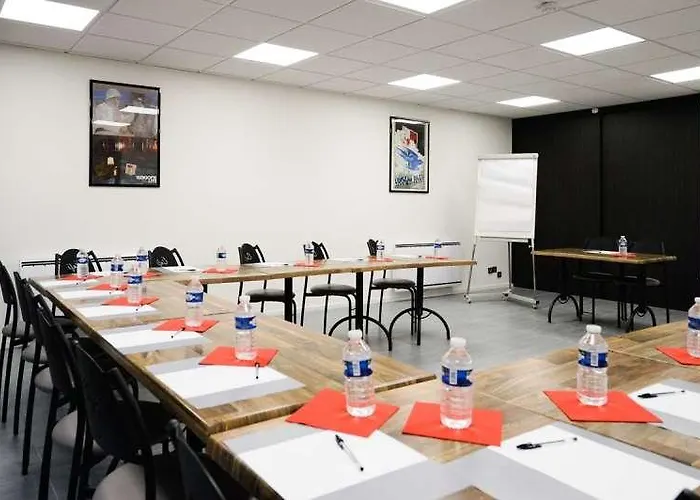 Brit Confort Centre Hotel 3*