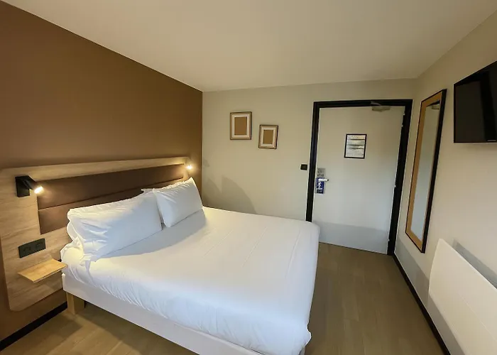 Hotel Brit Confort Centre 3*