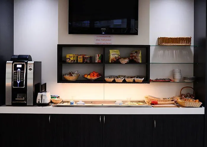 Brit Confort Centre Hotel 3*